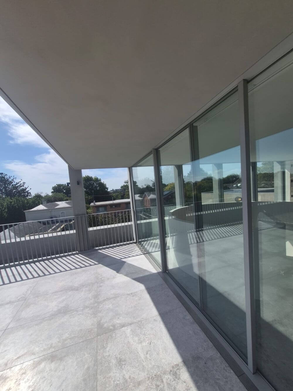 SERVICES-BALCONY